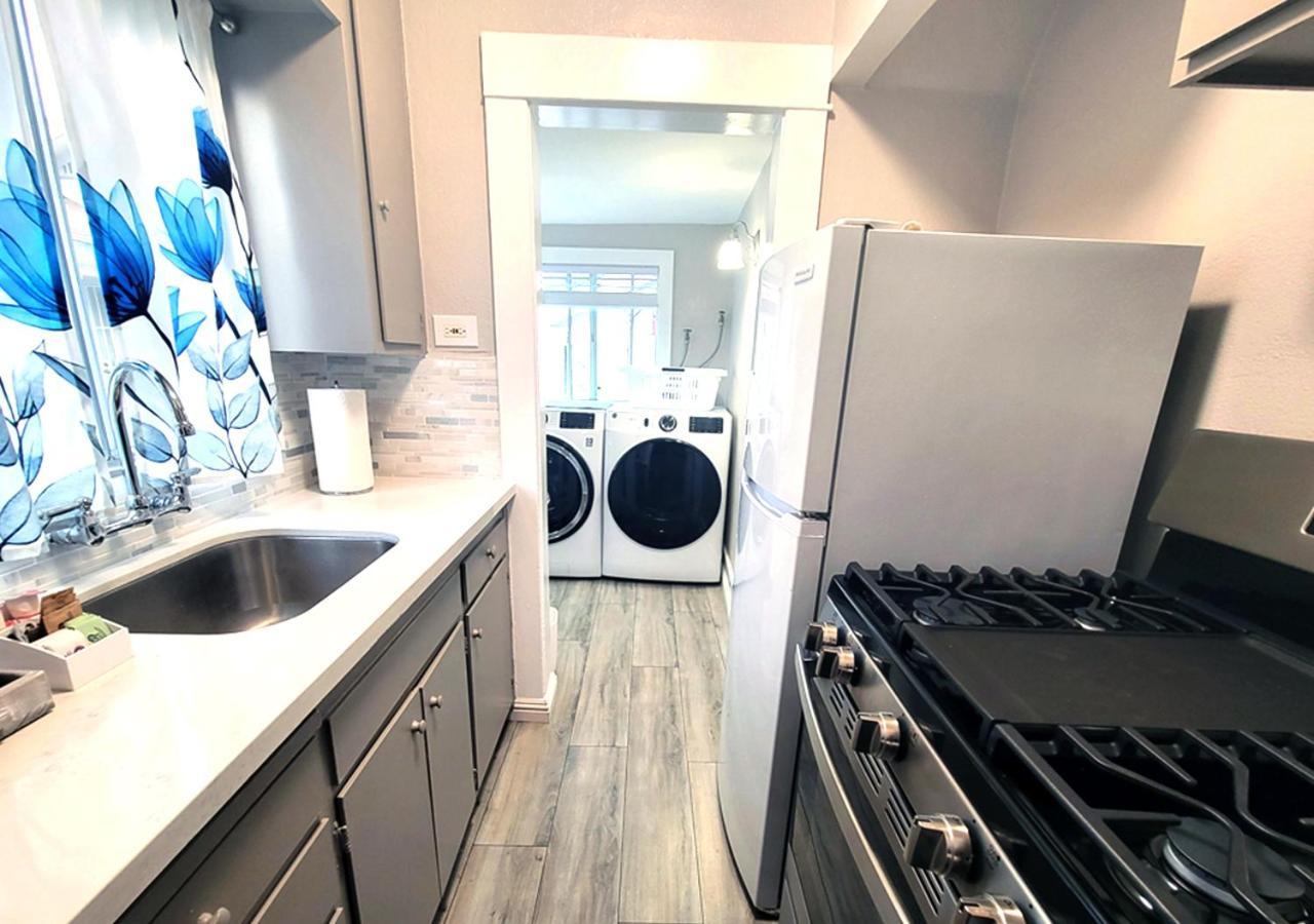 Beautiful Guesthouse, Sleeps 4 - Kitchen, Private Laundry, Ac, Parking, 65' Tv, Close To Stores, Restaurants & Beach Long Beach Exterior foto