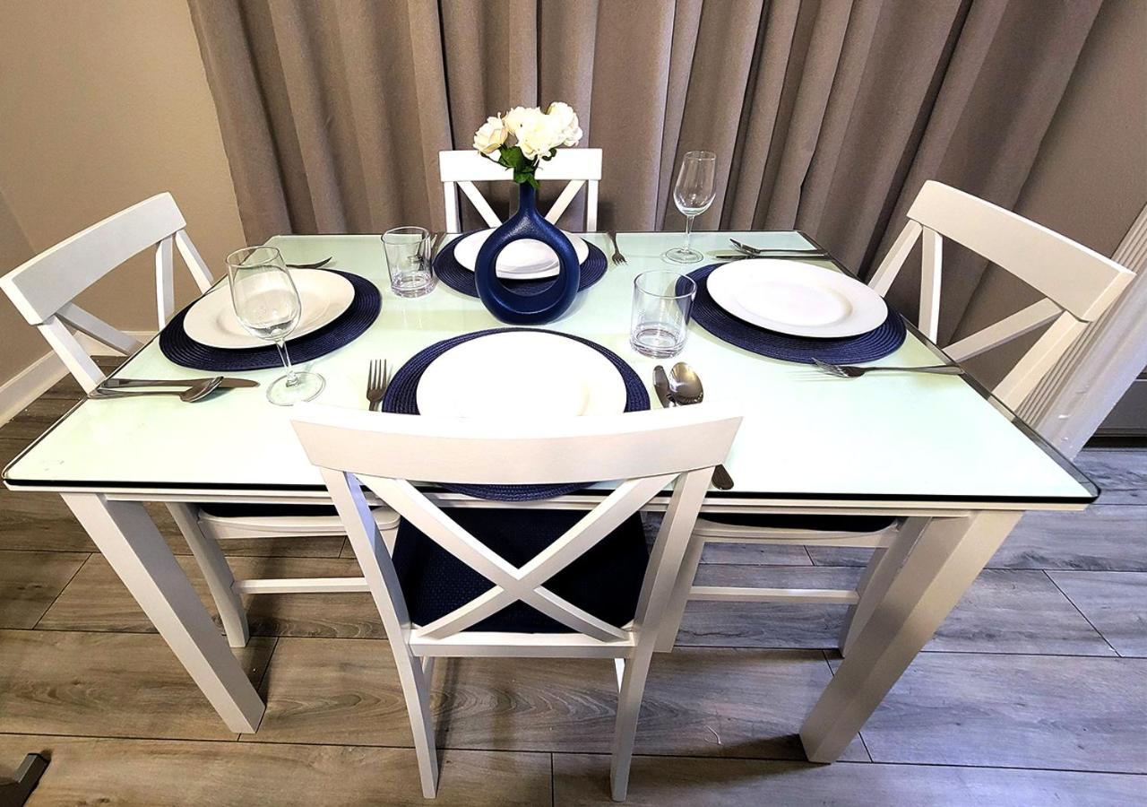 Beautiful Guesthouse, Sleeps 4 - Kitchen, Private Laundry, Ac, Parking, 65' Tv, Close To Stores, Restaurants & Beach Long Beach Exterior foto